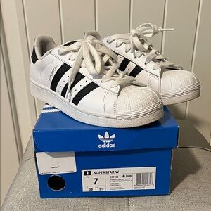 Women’s Adidas Superstar W Sneakers, size 7